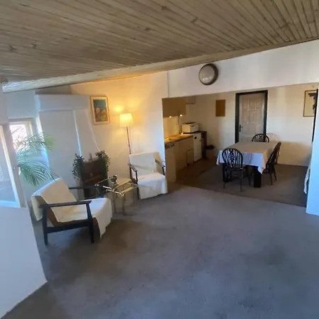 Apartment Attic, Chill, Cozy,in The Center