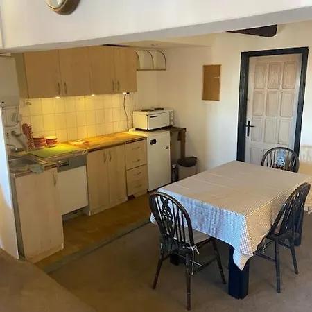 Apartment Attic, Chill, Cozy,in The Center